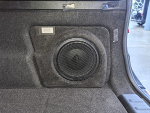 Короб стелс 8" для BMW X1 III (U11) правый