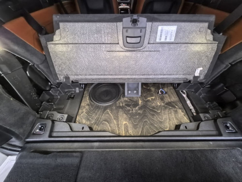 Короб стелс 10" для BMW X7 (G07) в нишу багажника